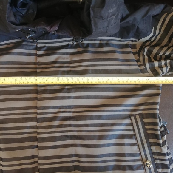 Holden ski/snowboard jacket - Picture 8 of 12